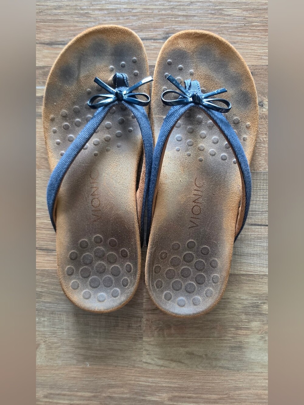 Vionic Bella Navy/denim Bow Thong Sandals with Brown Footbed